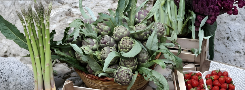 Copertina Blog Sito aprile primavera fragole carciofi asparagi cesto